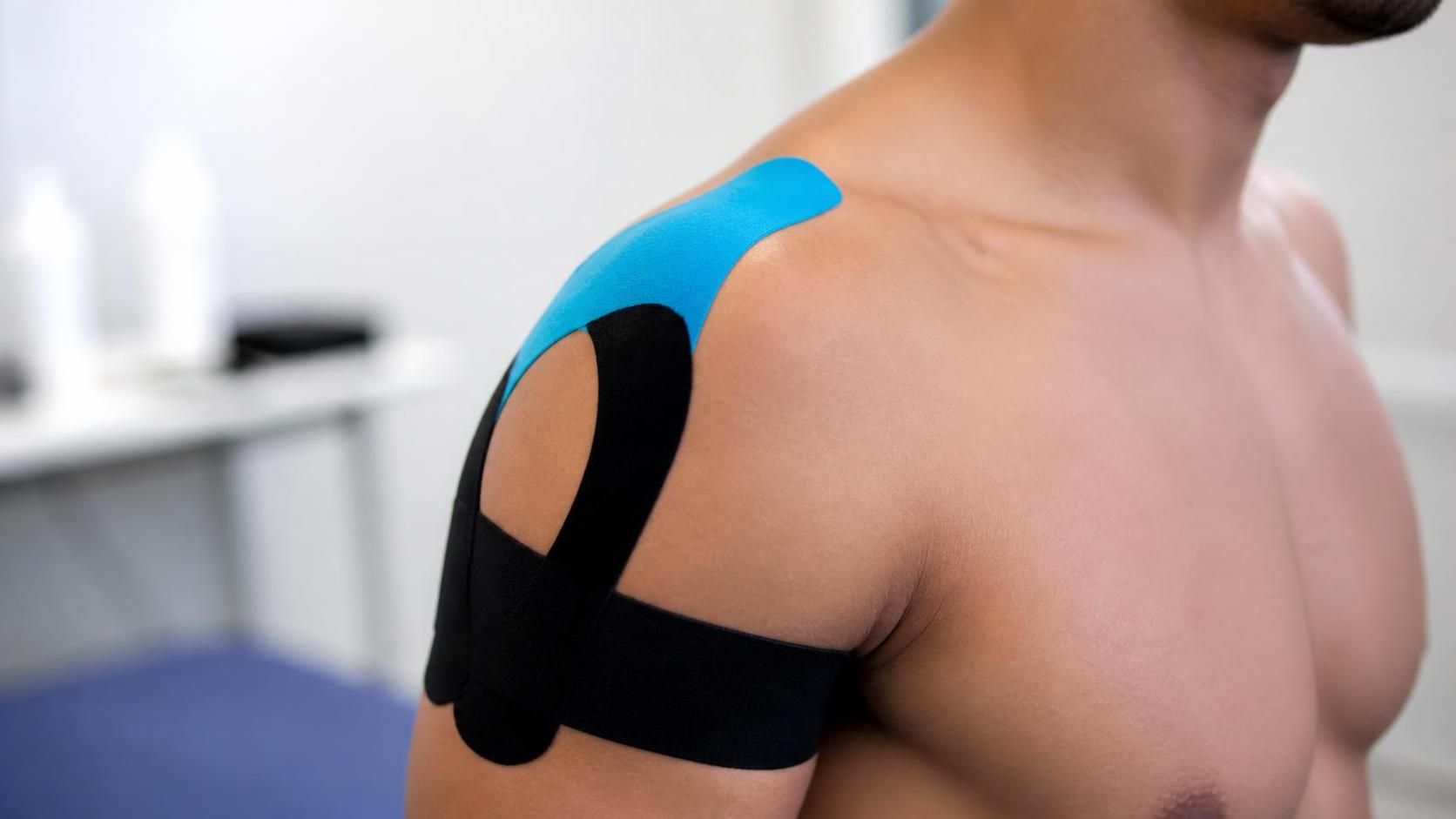 découvrez comment le strapping de l'épaule peut soulager efficacement la tendinite en offrant un soutien optimal et en facilitant la guérison.